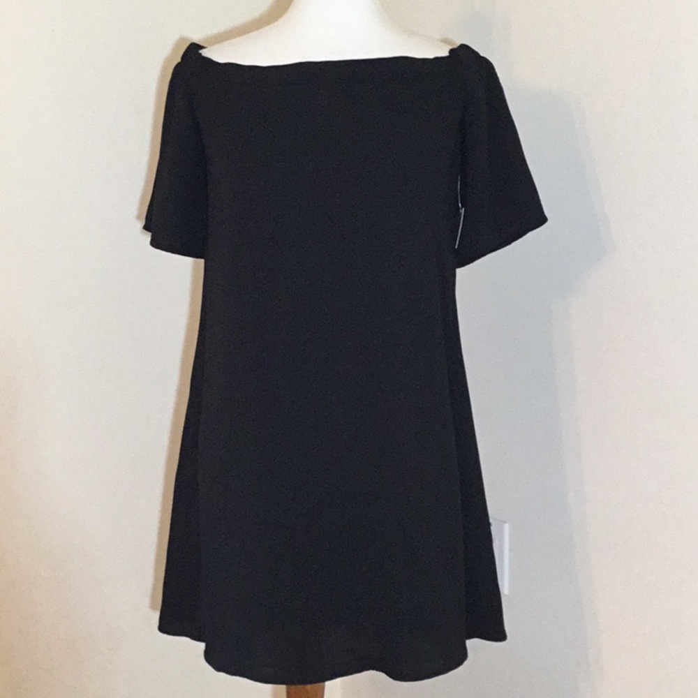BP Dress, 🆕 off the shoulder, short flutter sleeve, loose and flowy,A-line, Med